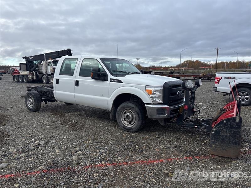 Ford F-350 Vezetőfülke és belső tartozékok