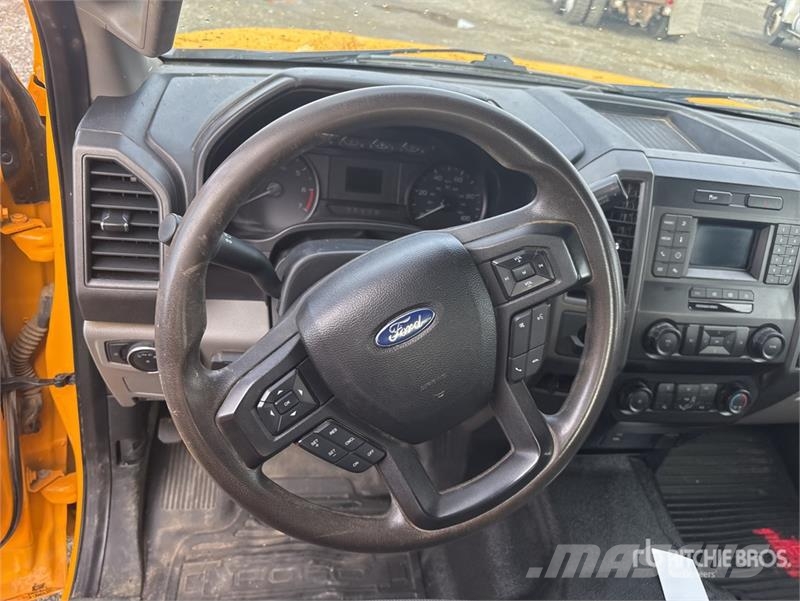Ford F-350 Tovornjaki s kesonom/platojem