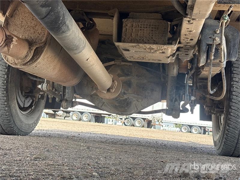 Ford F-350 Platós / Ponyvás teherautók