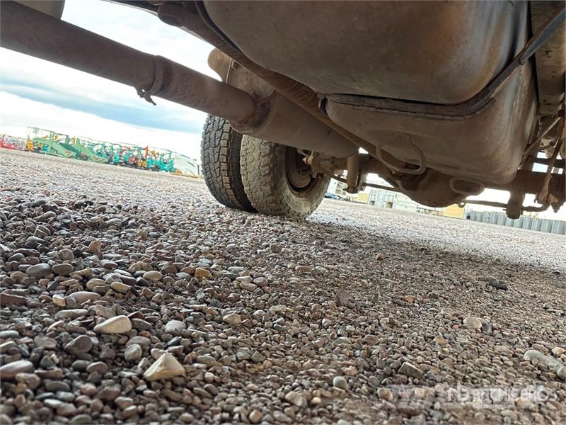 Ford F-350 Platformas/izkraušana no sāniem