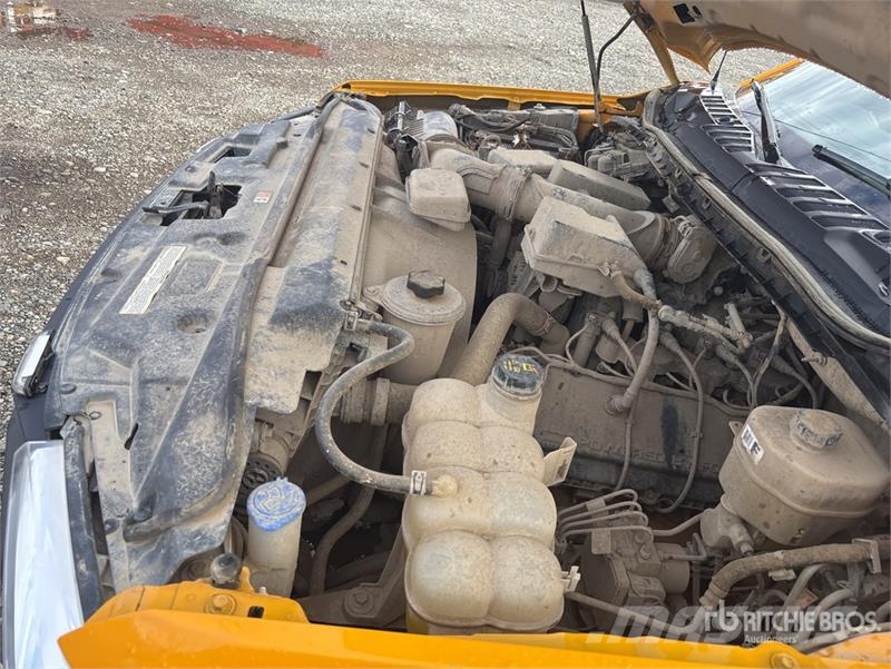 Ford F-350 Tovornjaki s kesonom/platojem