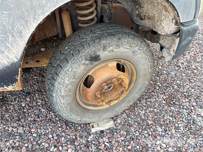 Ford F-350 Platformas/izkraušana no sāniem