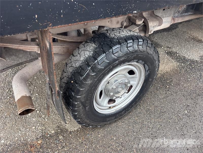Ford F-350 شاحنات مسطحة/مفصلية الجوانب