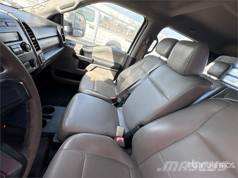 Ford F-350 Camion plateau