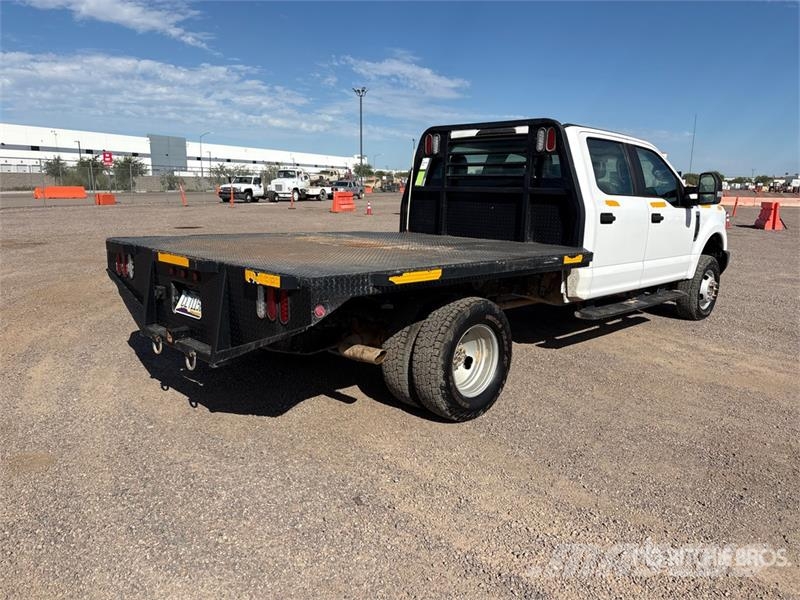 Ford F-350 Camion plateau