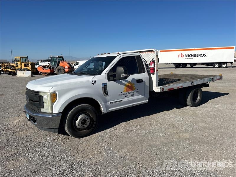 Ford F-350 Flatbed / Dropside trucks