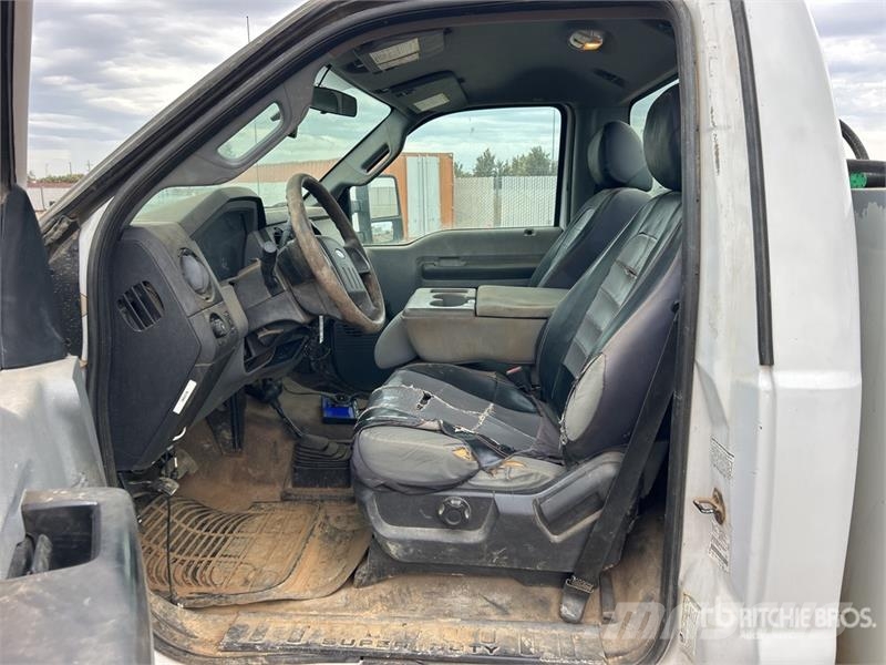 Ford F-350 شاحنات خفيفة/مفصلية الجوانب