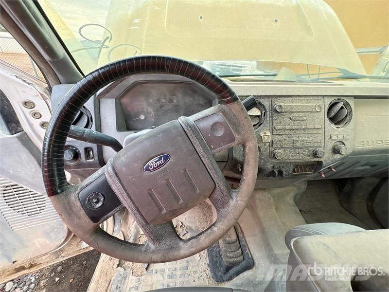 Ford F-350 Platformas/izkraušana no sāniem