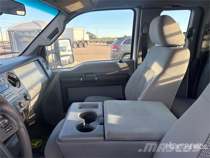 Ford F-350 平ボディー