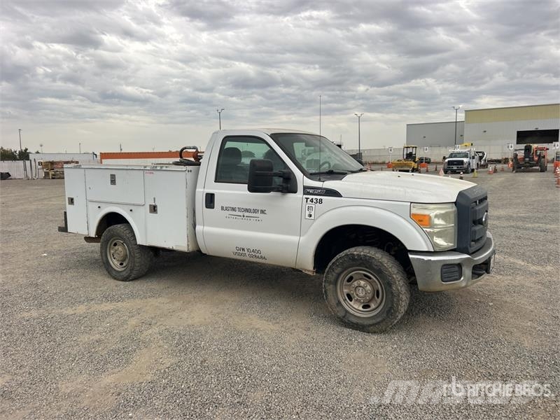 Ford F-350 شاحنات خفيفة/مفصلية الجوانب