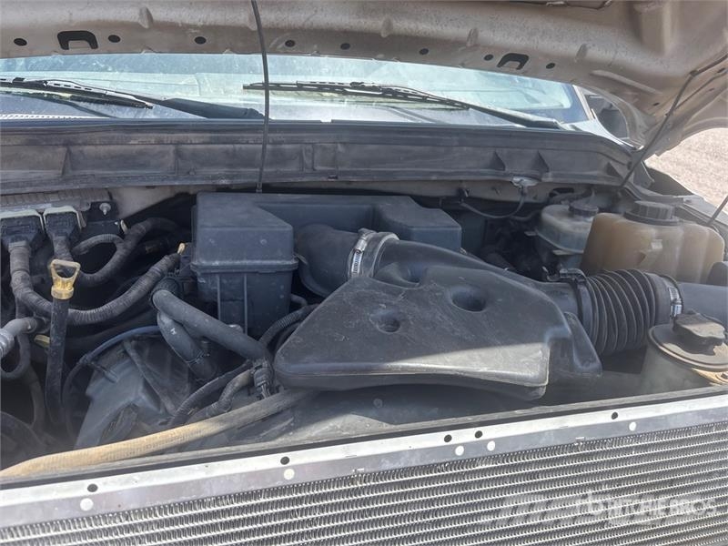 Ford F-350 駕駛室與內部