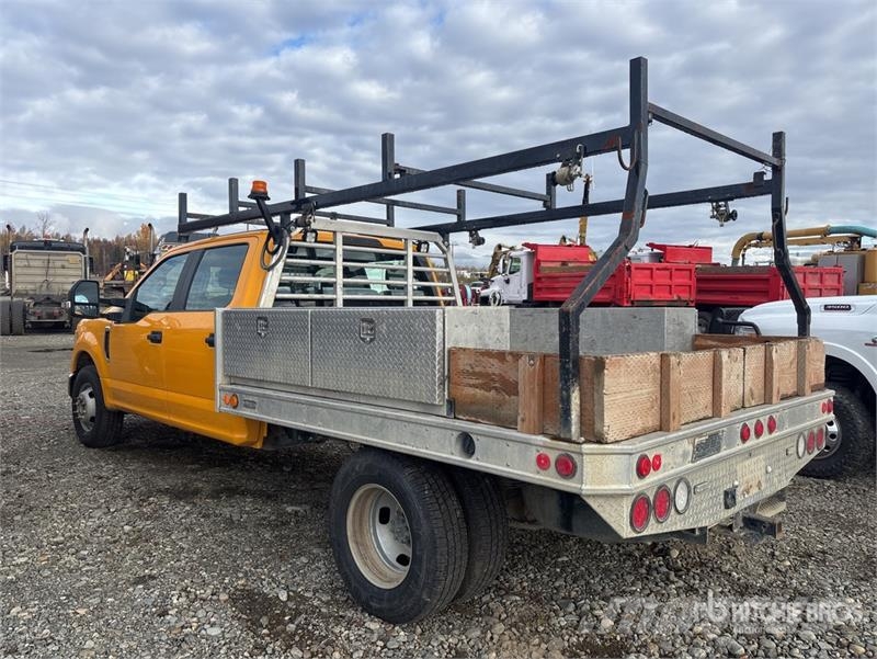 Ford F-350 Tovornjaki s kesonom/platojem