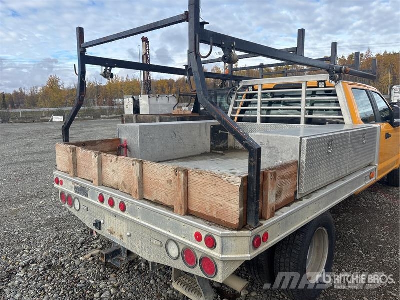 Ford F-350 Tovornjaki s kesonom/platojem
