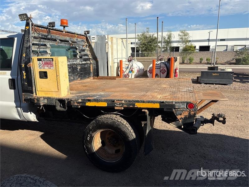 Ford F-350 Pritschenwagen/Pritschenwagen mit Seitenklappe