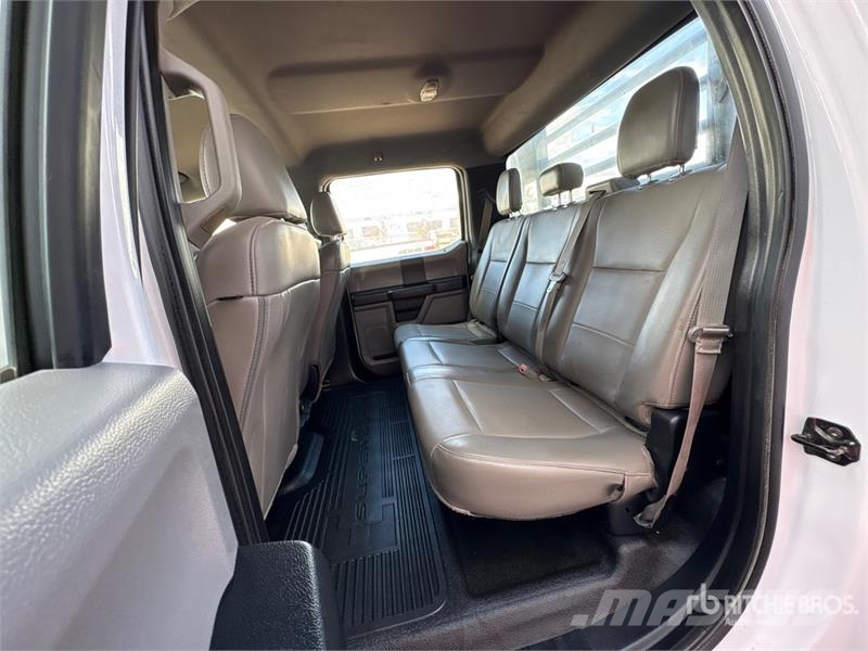 Ford F-350 Camion plateau