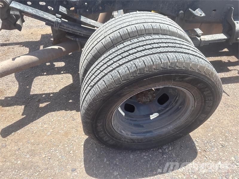 Ford F-350 駕駛室與內部