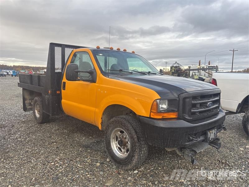 Ford F-350 Platós / Ponyvás teherautók