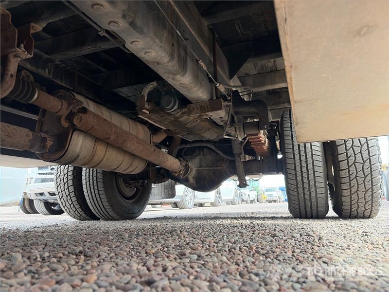 Ford F-350 Platós / Ponyvás teherautók