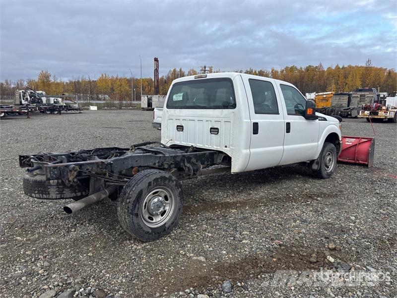 Ford F-350 Vezetőfülke és belső tartozékok