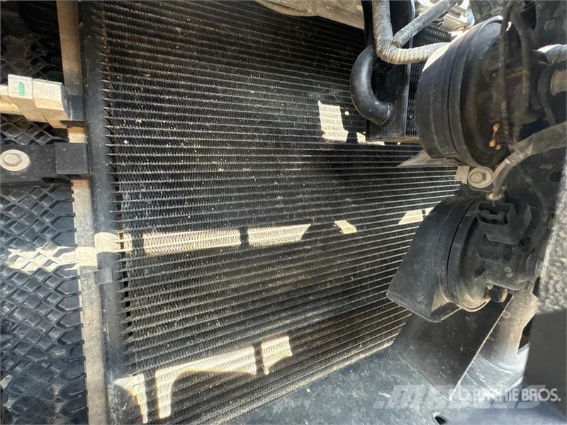 Ford F-350 Platós / Ponyvás teherautók