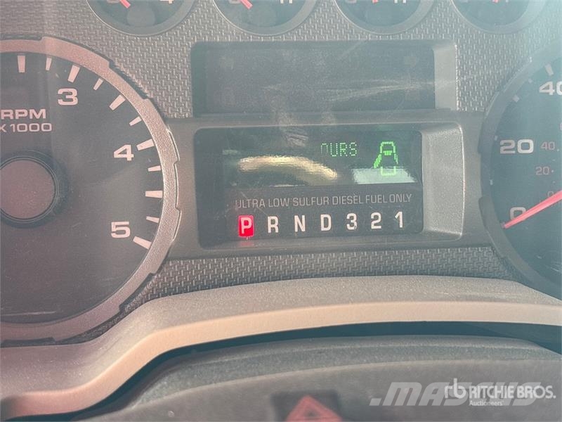 Ford F-350 Vieglais kravas automobilis/izkraušana no sāniem