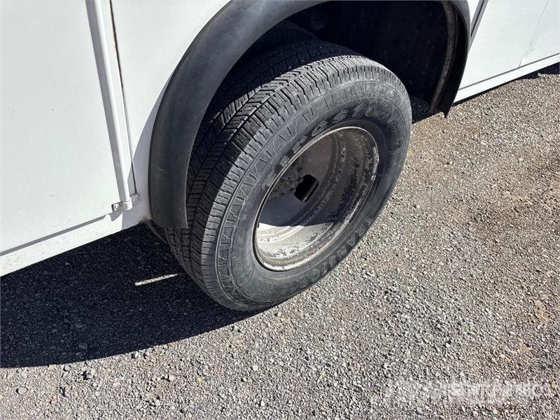 Ford F-350 Vieglais kravas automobilis/izkraušana no sāniem