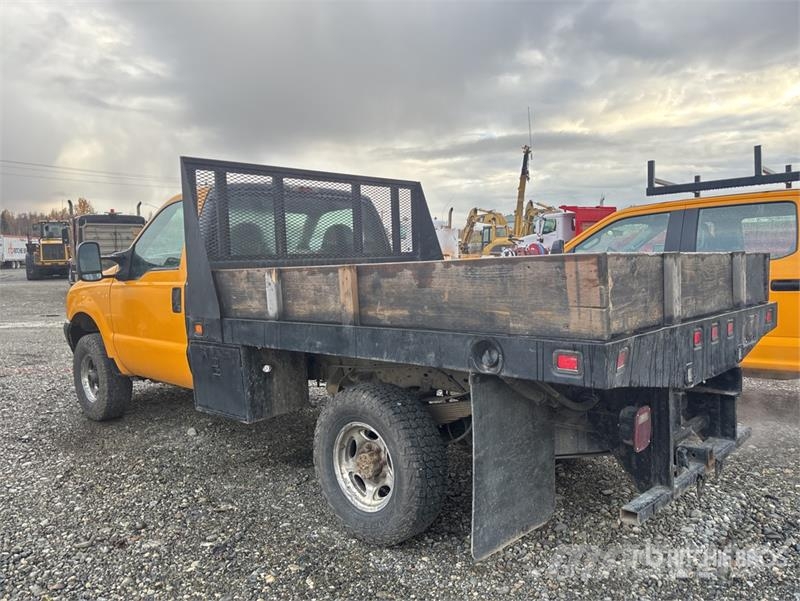 Ford F-350 Platós / Ponyvás teherautók