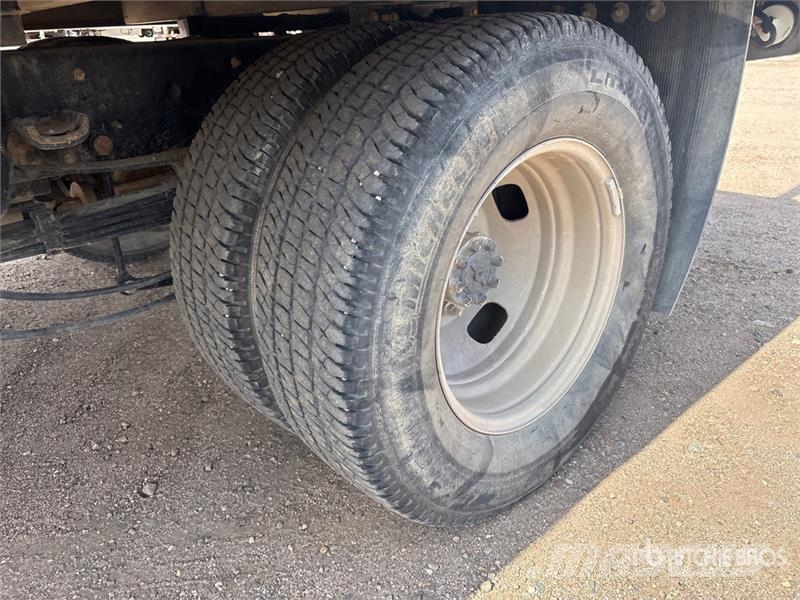 Ford F-350 Platós / Ponyvás teherautók