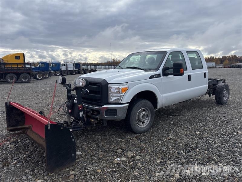 Ford F-350 Vezetőfülke és belső tartozékok
