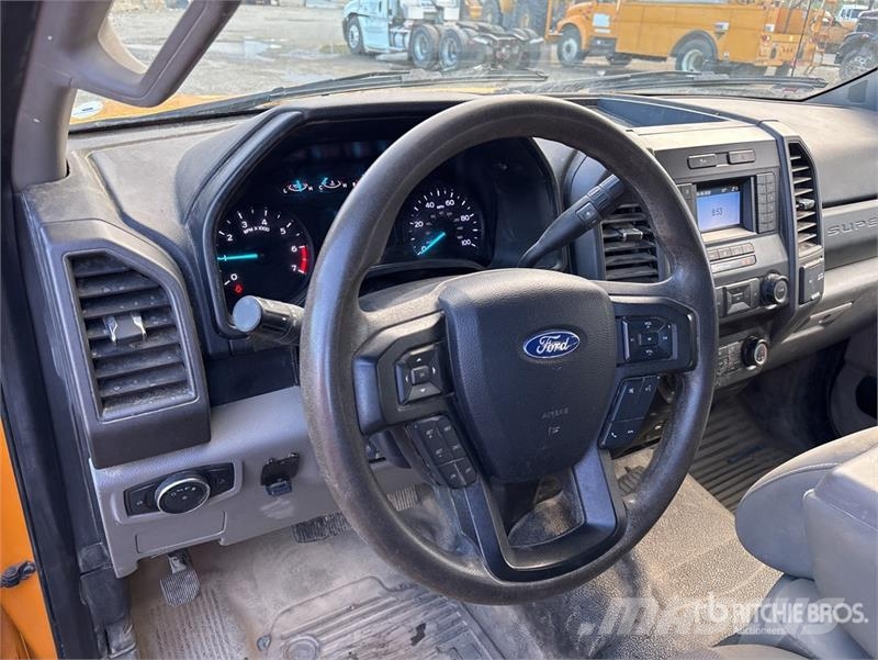 Ford F-350 Flatbed kamyonlar