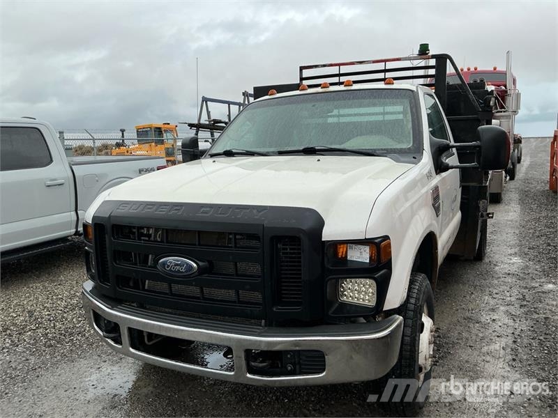 Ford F-350 Tovornjaki s kesonom/platojem