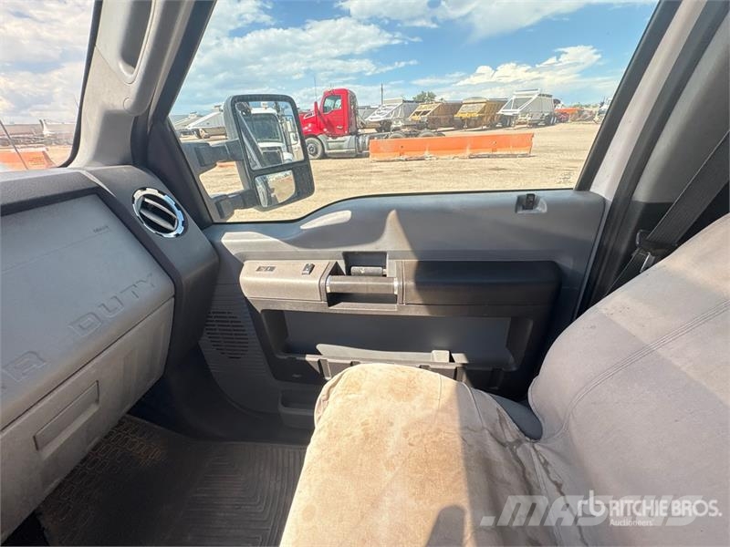 Ford F-350 Flatbed / Dropside trucks