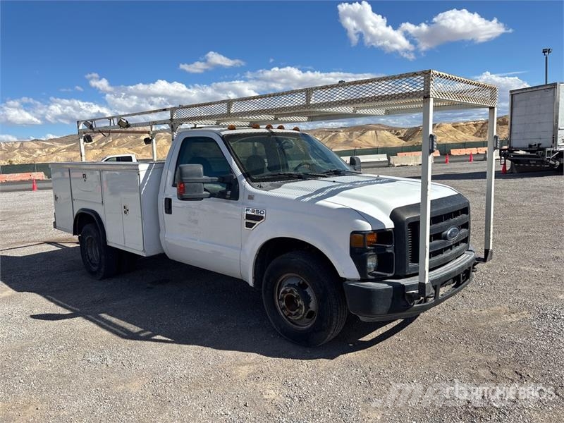 Ford F-350 Vieglais kravas automobilis/izkraušana no sāniem