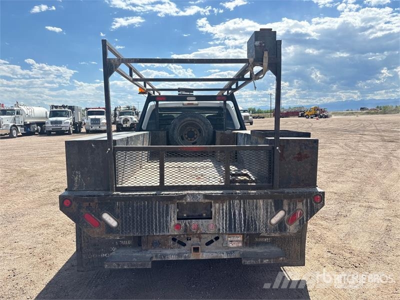 Ford F-350 Flatbed / Dropside trucks