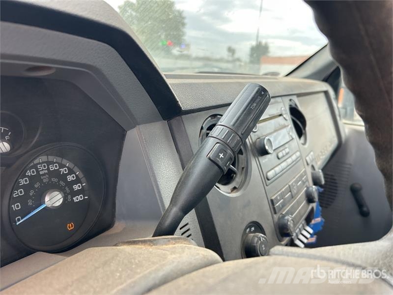 Ford F-350 شاحنات خفيفة/مفصلية الجوانب