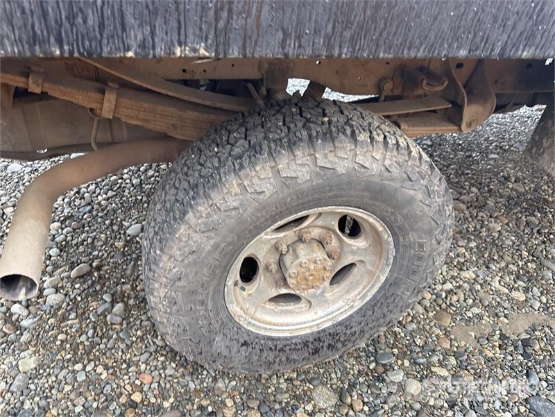 Ford F-350 Platós / Ponyvás teherautók