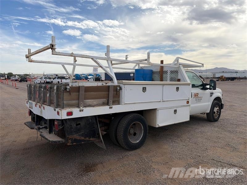 Ford F-350 Platós / Ponyvás teherautók