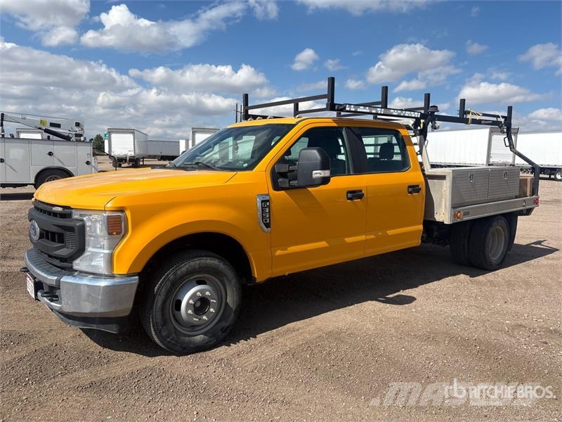 Ford F-350 Platós / Ponyvás teherautók