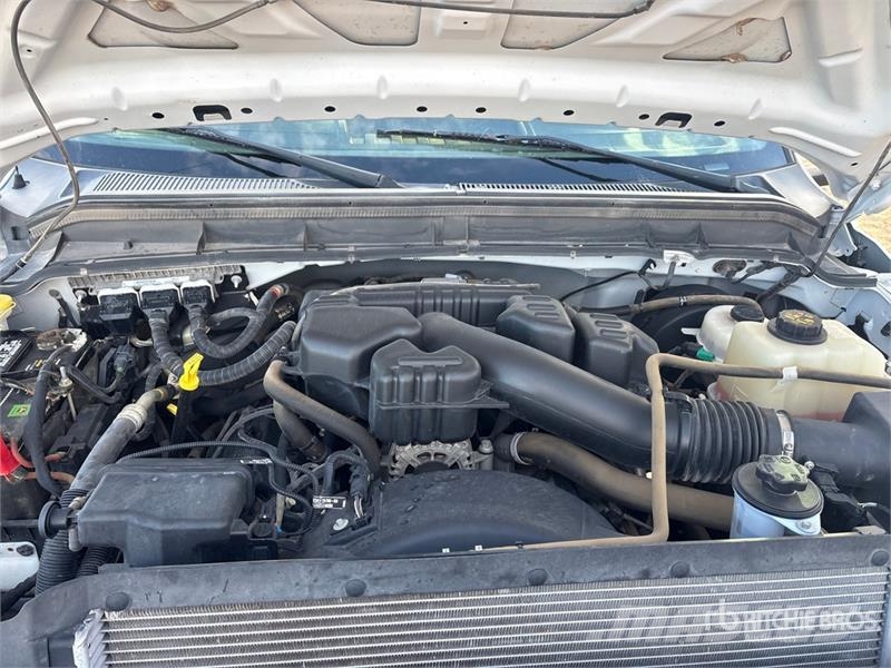 Ford F-350 平ボディー