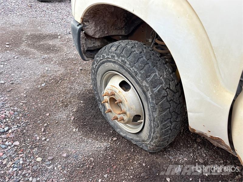 Ford F-350 Platformas/izkraušana no sāniem