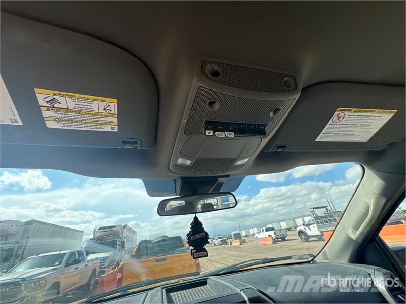 Ford F-350 Platós / Ponyvás teherautók