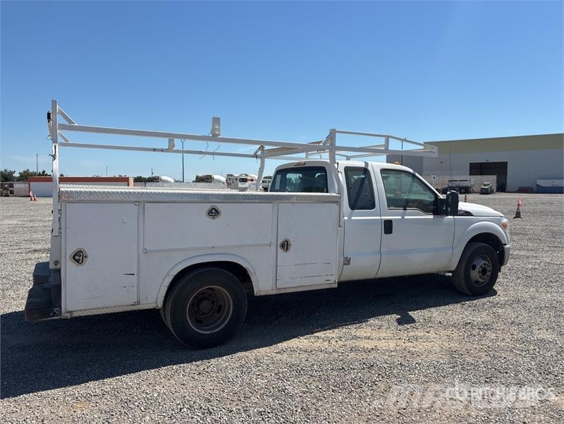 Ford F-350 4x2 Extended Cab Utility Truck شاحنات خفيفة/مفصلية الجوانب