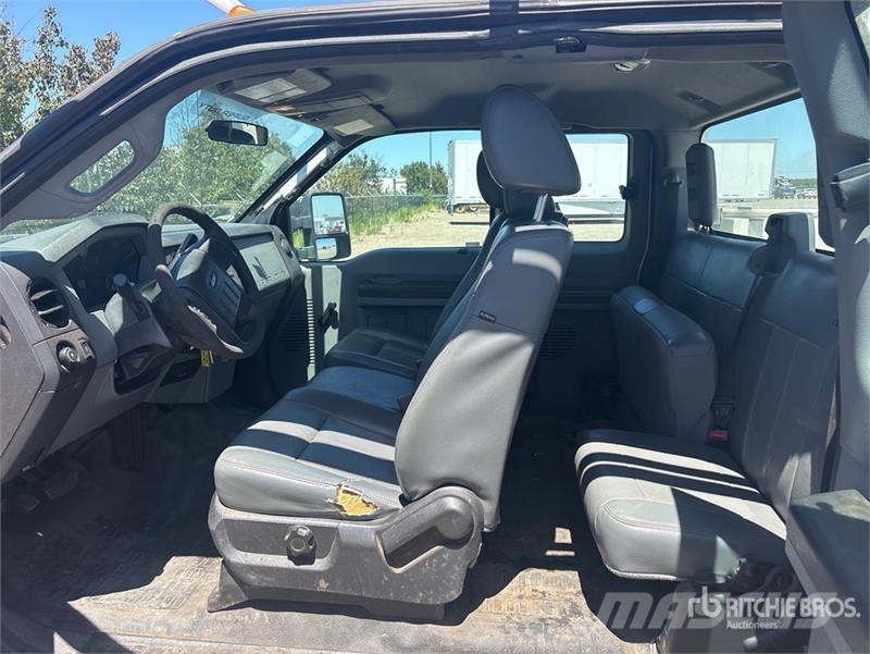Ford F-350 4x2 Extended Cab Utility Truck Caja abierta/laterales abatibles