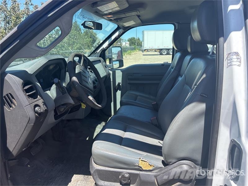 Ford F-350 4x2 Extended Cab Utility Truck Caja abierta/laterales abatibles