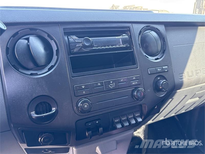 Ford F-350 4x2 Extended Cab Utility Truck 皮卡.傳統半斗卡車/側卸板