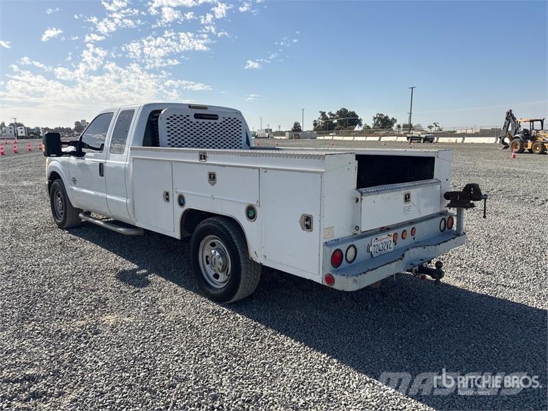 Ford F-350 4x2 Extended Cab Utility Truck 皮卡.傳統半斗卡車/側卸板
