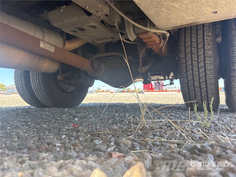Ford F-350 4x2 Extended Cab Utility Truck Caja abierta/laterales abatibles
