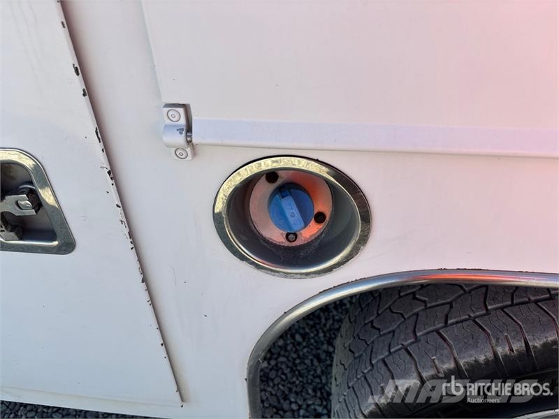 Ford F-350 4x2 Extended Cab Utility Truck Vieglais kravas automobilis/izkraušana no sāniem