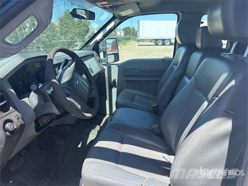 Ford F-350 4x2 Extended Cab Utility Truck Caja abierta/laterales abatibles