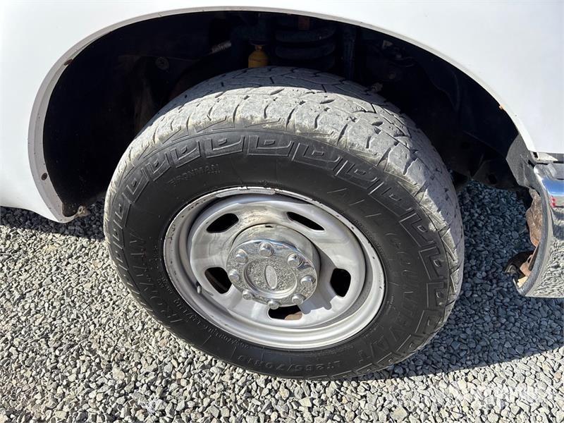 Ford F-350 4x2 Extended Cab Utility Truck Vieglais kravas automobilis/izkraušana no sāniem